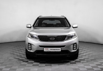 Подержанный автомобиль Kia Sorento 2012 года (2 фото)