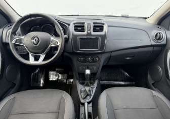 Подержанный автомобиль Renault Sandero 2021 года (12 фото)