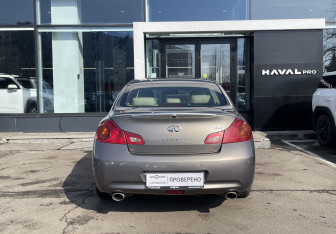 Подержанный автомобиль Infiniti G Sedan 2010 года (6 фото)
