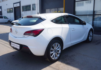 Подержанный автомобиль Opel Astra Hatchback 2013 года (5 фото)