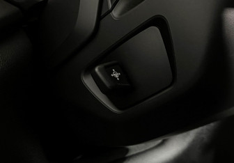 Подержанный автомобиль BMW X7 2021 года (25 фото)