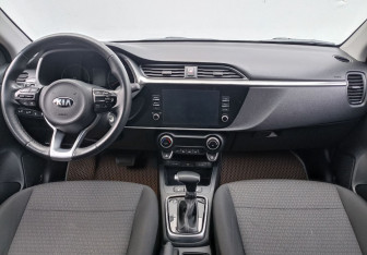 Подержанный автомобиль Kia Rio Hatchback 2021 года (12 фото)