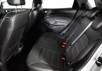 Подержанный автомобиль Ford EcoSport 2015 года (8 фото)