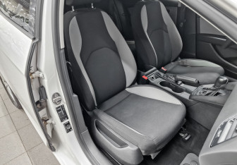 Подержанный автомобиль SEAT Leon Hatchback 2013 года (23 фото)