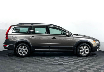 Подержанный автомобиль Volvo XC70 2011 года (4 фото)