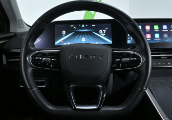 Подержанный автомобиль Omoda C5 2023 года (10 фото)