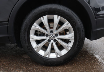 Подержанный автомобиль Volkswagen Tiguan 2019 года (9 фото)