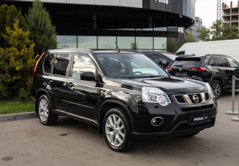 Подержанный автомобиль Nissan X-Trail 2011 года (2 фото)
