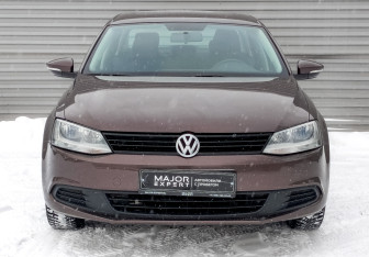 Подержанный автомобиль Volkswagen Jetta Sedan 2014 года (2 фото)