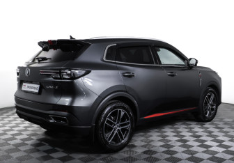 Подержанный автомобиль Changan UNI-S 2024 года (5 фото)