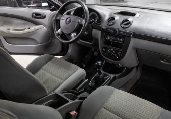 Подержанный автомобиль Chevrolet Lacetti Hatchback 2007 года (11 фото)