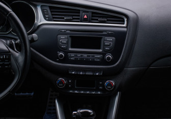 Подержанный автомобиль Kia Ceed Hatchback 2018 года (14 фото)