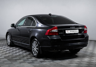 Подержанный автомобиль Volvo S80 2007 года (7 фото)