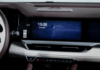 Подержанный автомобиль Geely Monjaro 2023 года (12 фото)