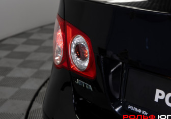 Подержанный автомобиль Volkswagen Jetta Sedan 2008 года (18 фото)