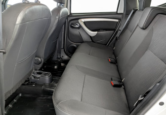 Подержанный автомобиль Nissan Terrano 2021 года (12 фото)