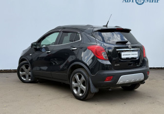 Подержанный автомобиль Opel Mokka 2013 года (7 фото)