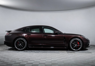 Подержанный автомобиль Porsche Panamera Wagon 2019 года (4 фото)