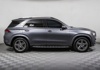 Подержанный автомобиль Mercedes-Benz GLE 2021 года (5 фото)