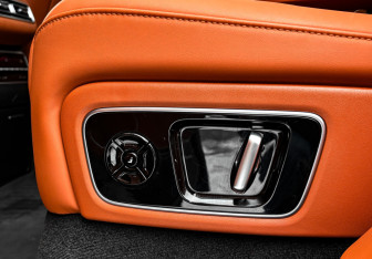 Подержанный автомобиль LiXiang L7 2024 года (19 фото)