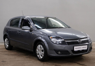 Подержанный автомобиль Opel Astra Hatchback 2006 года (3 фото)