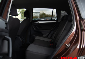 Подержанный автомобиль Volkswagen Tiguan 2021 года (8 фото)
