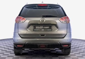 Подержанный автомобиль Nissan X-Trail 2018 года (6 фото)