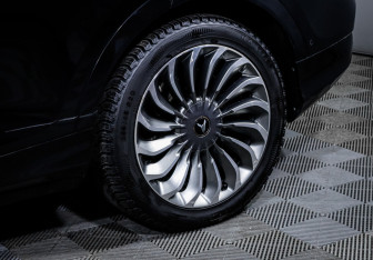 Подержанный автомобиль Voyah Free 2023 года (15 фото)