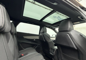 Подержанный автомобиль Peugeot 5008 Suv 2022 года (13 фото)