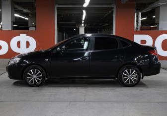 Подержанный автомобиль Hyundai Elantra Sedan 2008 года (8 фото)