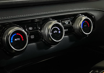 Подержанный автомобиль Changan CS95 2023 года (19 фото)