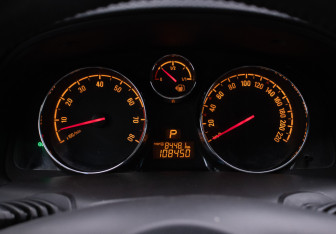 Подержанный автомобиль Opel Antara 2014 года (12 фото)