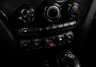 Подержанный автомобиль MINI Countryman 2019 года (16 фото)
