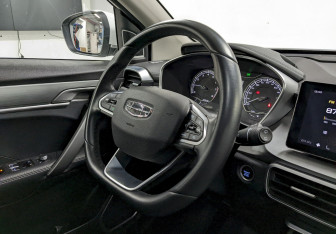 Подержанный автомобиль Geely Coolray 2022 года (21 фото)