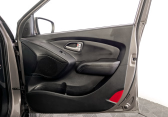 Подержанный автомобиль Hyundai ix35 2012 года (24 фото)