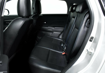 Подержанный автомобиль Mitsubishi ASX 2013 года (13 фото)