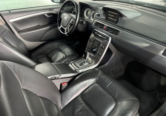 Подержанный автомобиль Volvo S80 2011 года (10 фото)