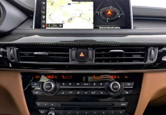 Подержанный автомобиль BMW X6 2018 года (17 фото)