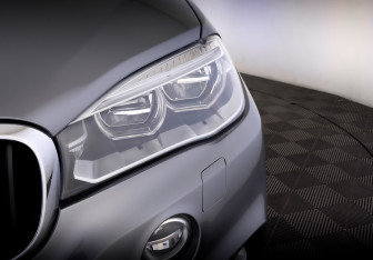 Подержанный автомобиль BMW X5 2016 года (17 фото)