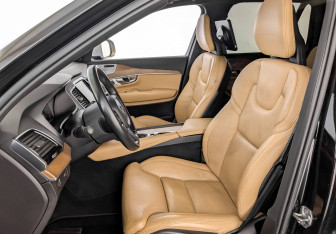 Подержанный автомобиль Volvo XC90 2017 года (20 фото)