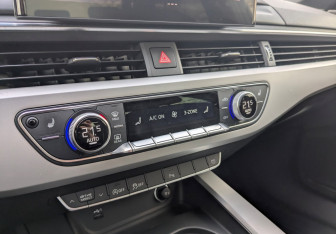 Подержанный автомобиль Audi A4 Sedan 2021 года (30 фото)