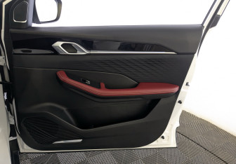 Подержанный автомобиль Geely Coolray 2024 года (30 фото)