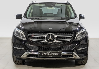 Подержанный автомобиль Mercedes-Benz GLE 2016 года (2 фото)