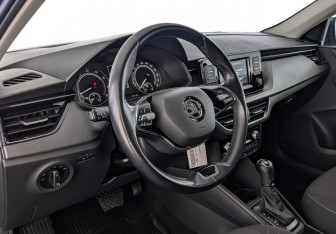 Подержанный автомобиль Skoda Rapid Liftback 2021 года (15 фото)