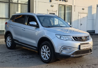 Подержанный автомобиль Geely Atlas 2018 года (3 фото)