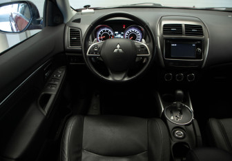 Подержанный автомобиль Mitsubishi ASX 2014 года (9 фото)