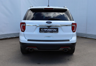 Подержанный автомобиль Ford Explorer 2018 года (5 фото)