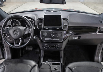 Подержанный автомобиль Mercedes-Benz GLE 2017 года (14 фото)