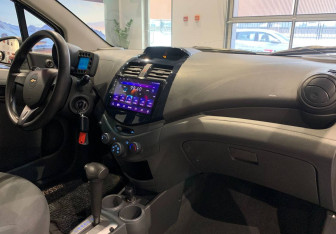 Подержанный автомобиль Chevrolet Spark 2012 года (8 фото)
