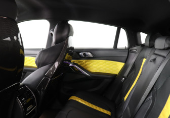 Подержанный автомобиль BMW X6 M 2022 года (12 фото)
